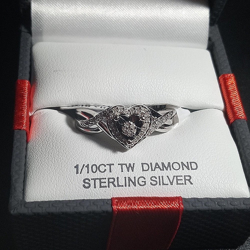 Heart shapes ring